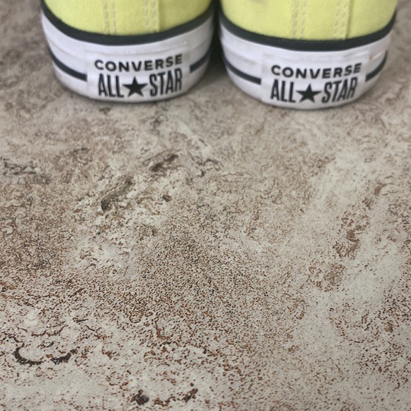 yellow low-top converse - Picture 4 of 5